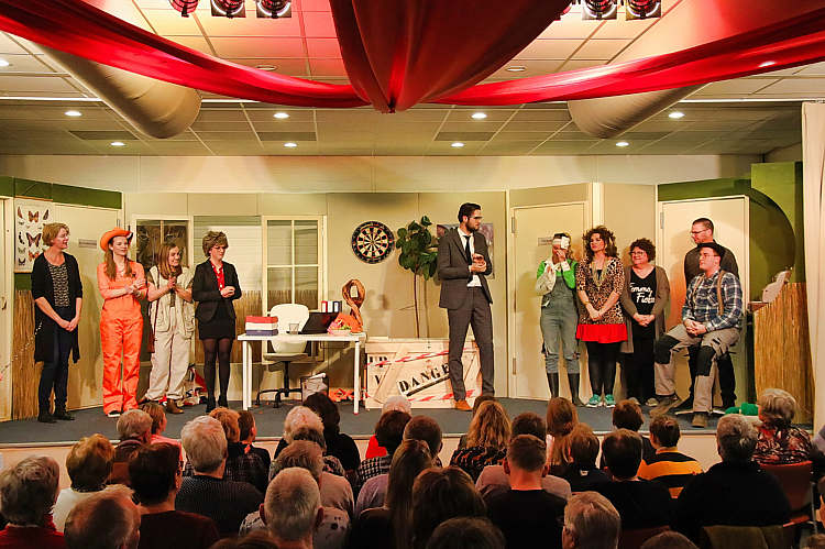 CPJ Waarder-Driebruggen met de klucht 'Dolle beestenboel'_80